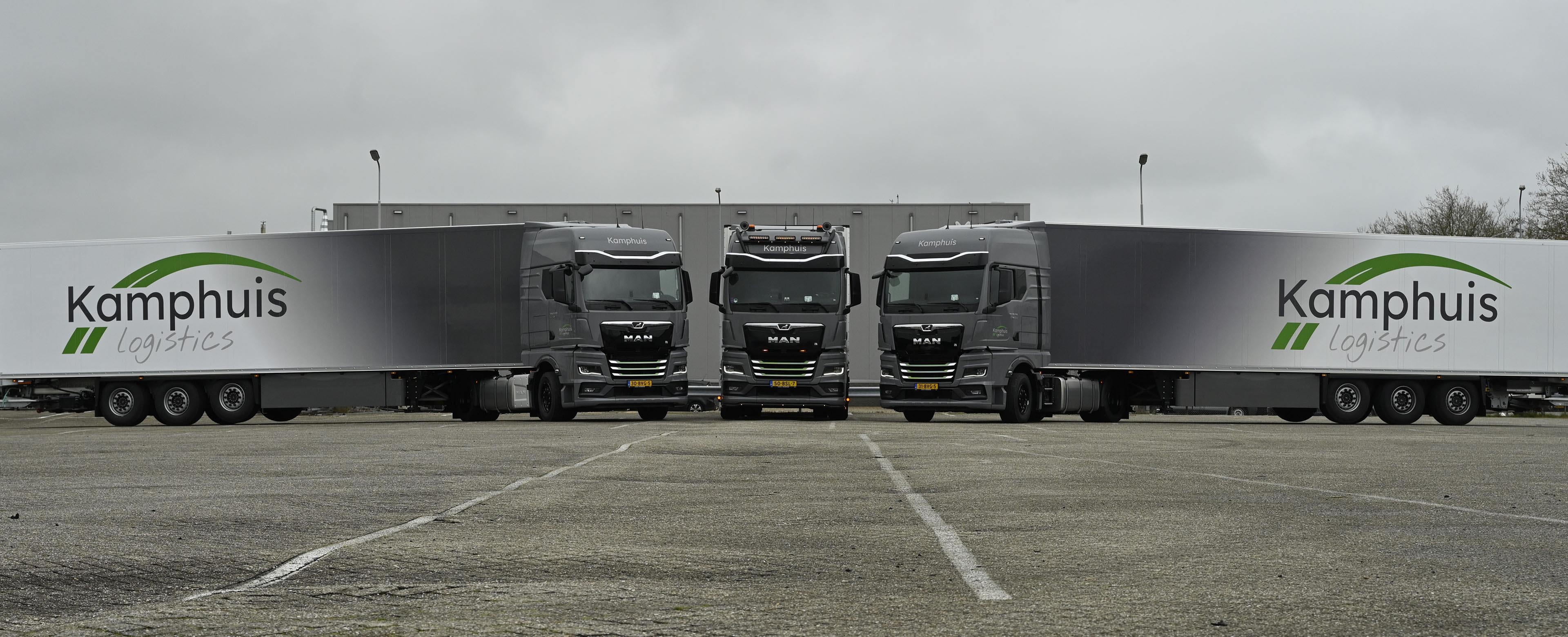 Vrachtwagens van Kamphuis logistics